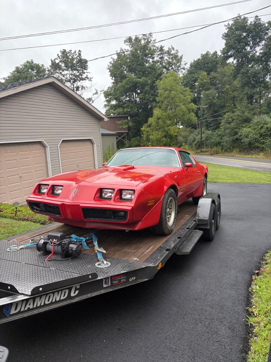 2022 Diamond C 18’ Car Hauler with Winch