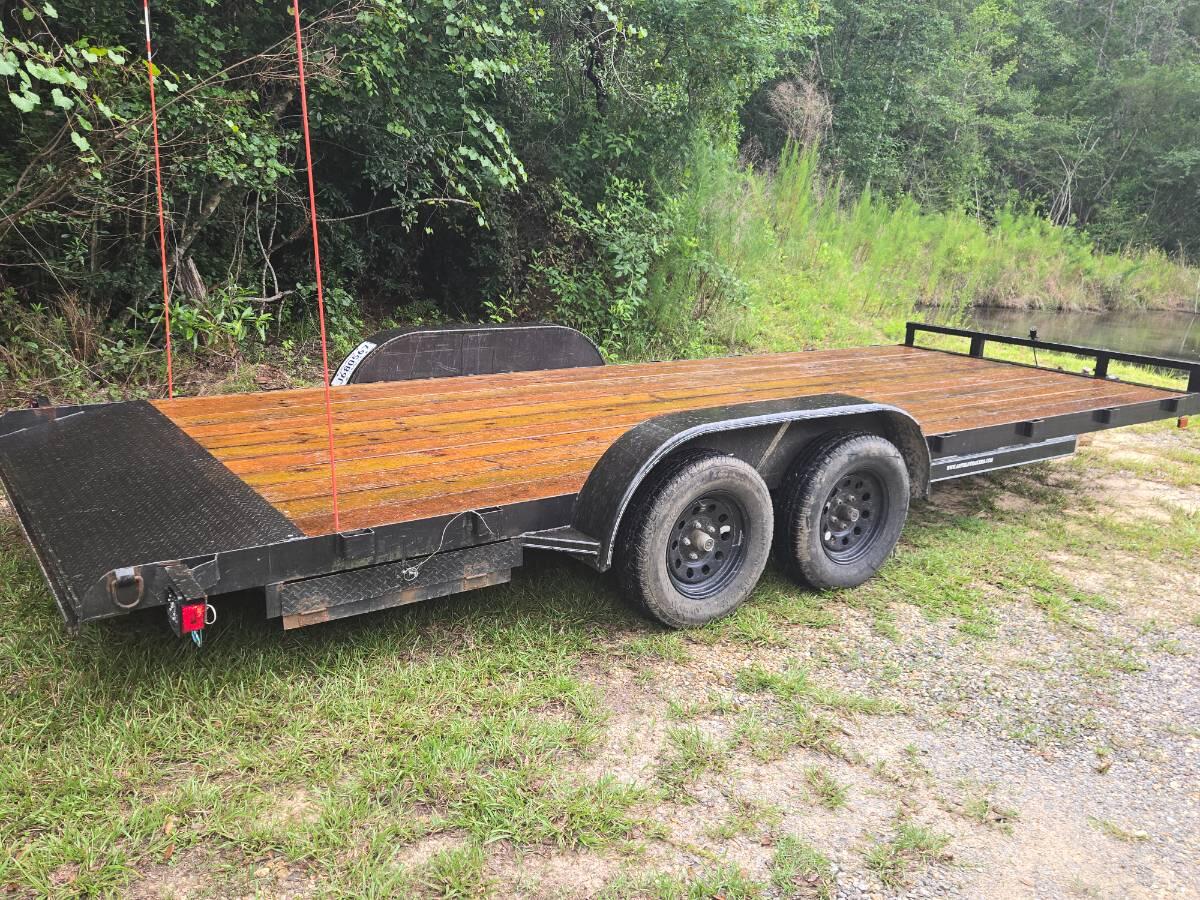 2023 MAXXD CAR HAULER W/ DOVE TAIL 20'