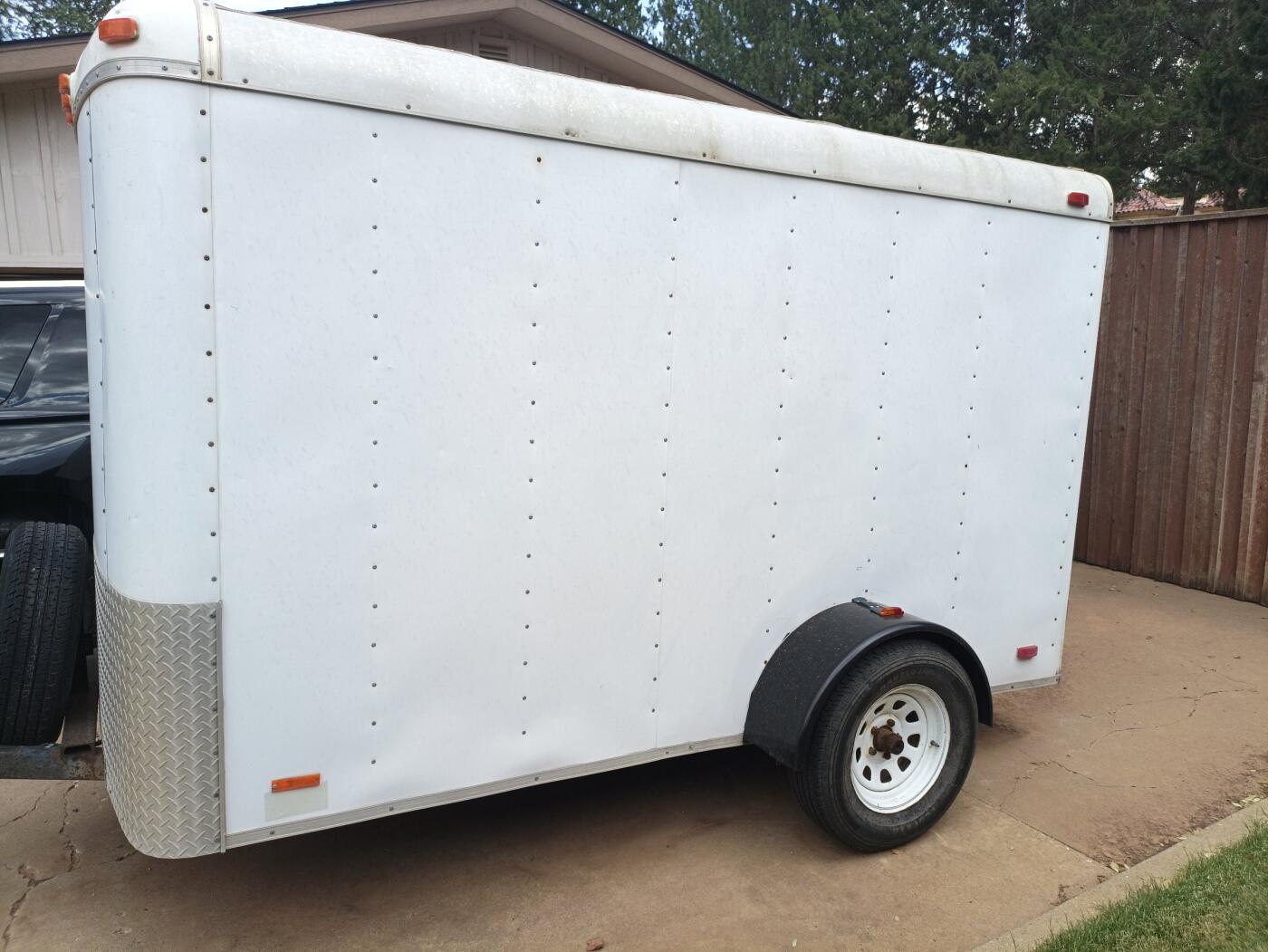 2010 Continental Cargo Enclosed Moving trailer