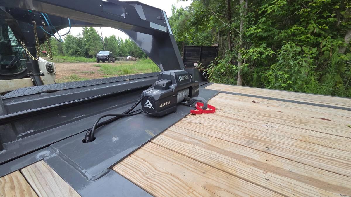 2026 Horizon 28FFT Wireless tilt w/remote winch