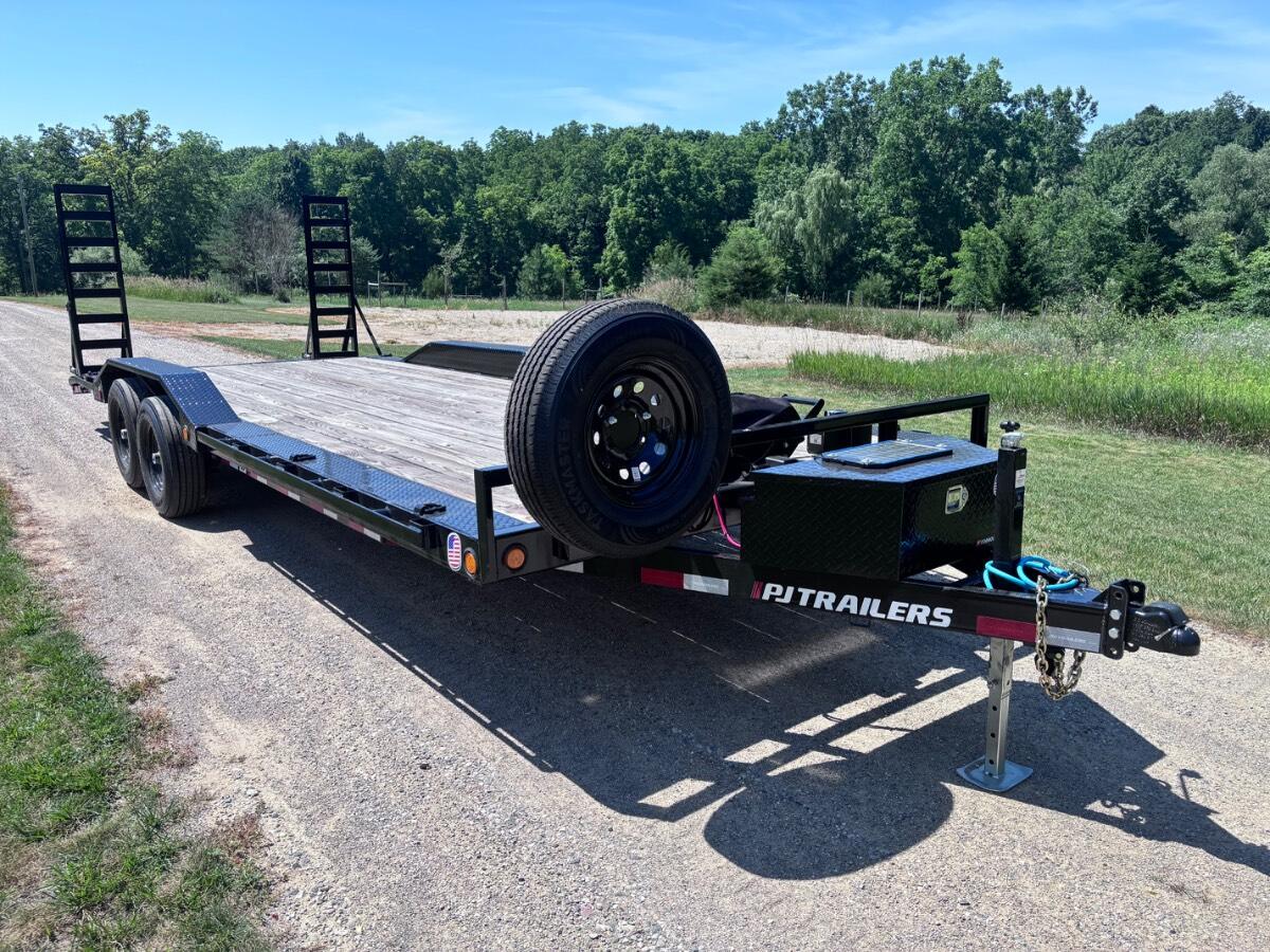 2026 Pj trailer B5 22’ car hauler