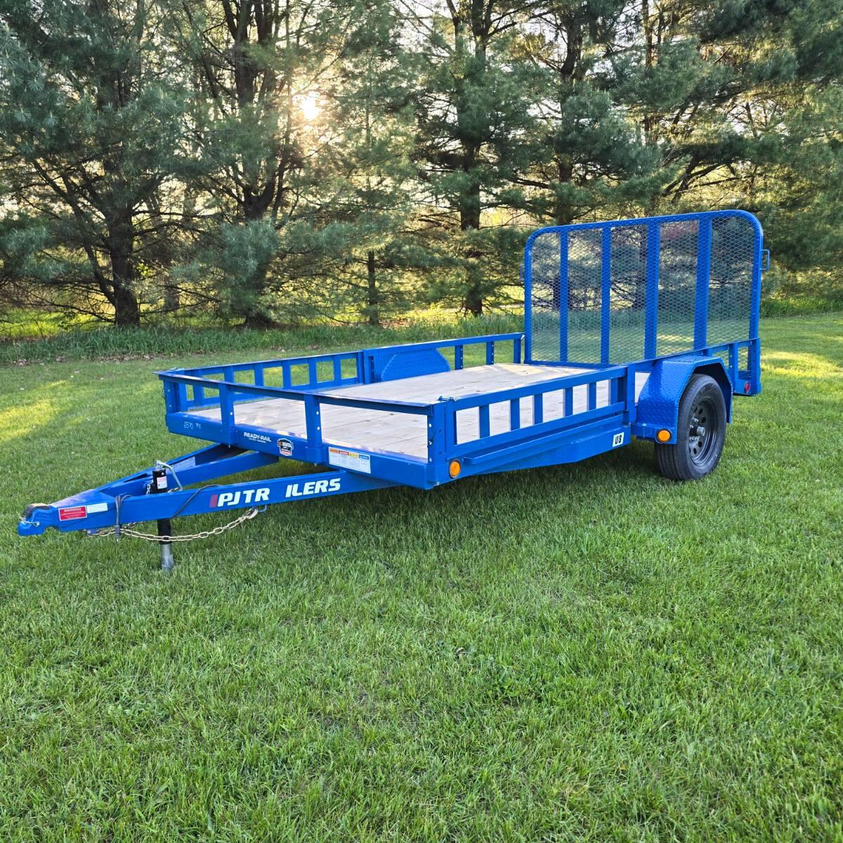 2026 PJ Trailer U8 12ft ATV/Utility w/side ramps