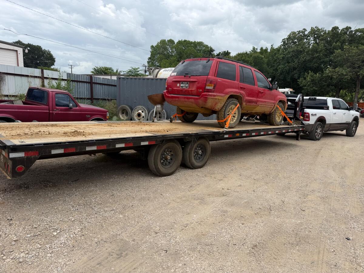 2025 PJ trailers Goose