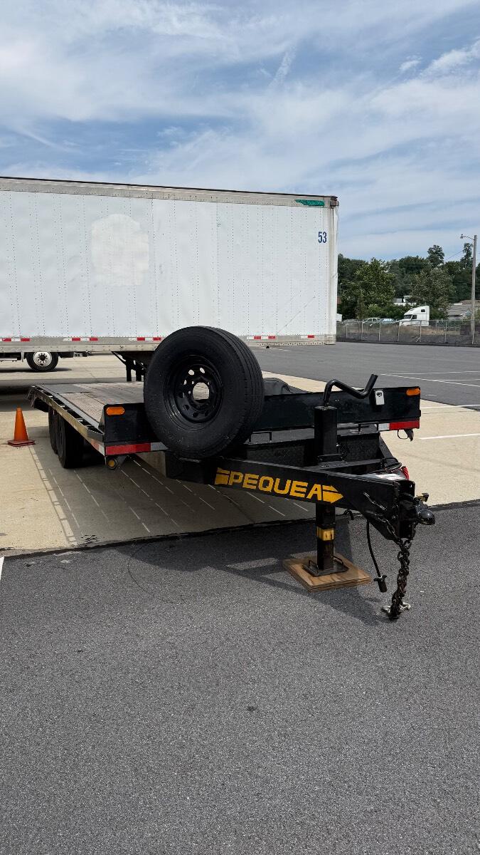 2015 Pequea 20’ deckover equipment trailer