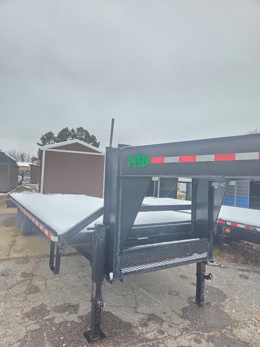 2024 Premier 25ft gooseneck with megaramps