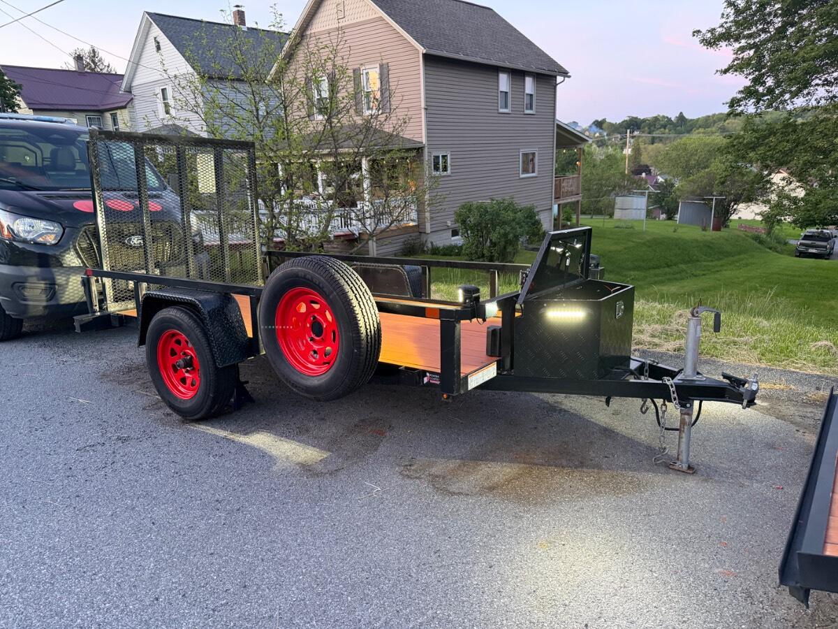 2018 Suretrac 5x10 utility with straps