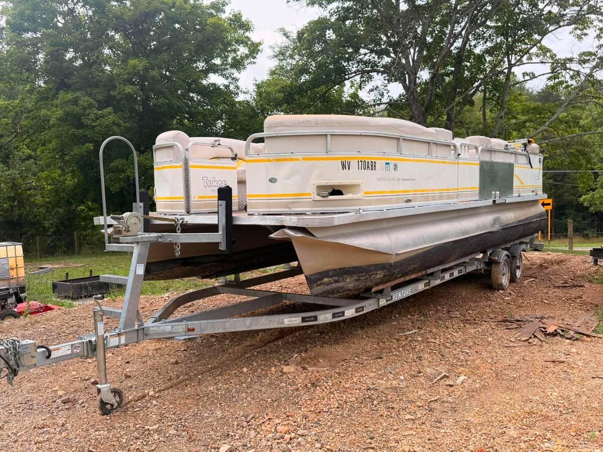 2023 Venture Pontoon or Tritoon trailer