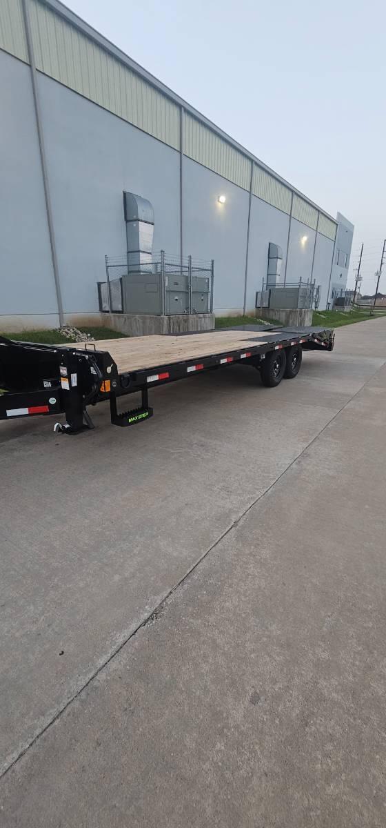2025 Load trail 24ft bumper pull dovetail 7k
