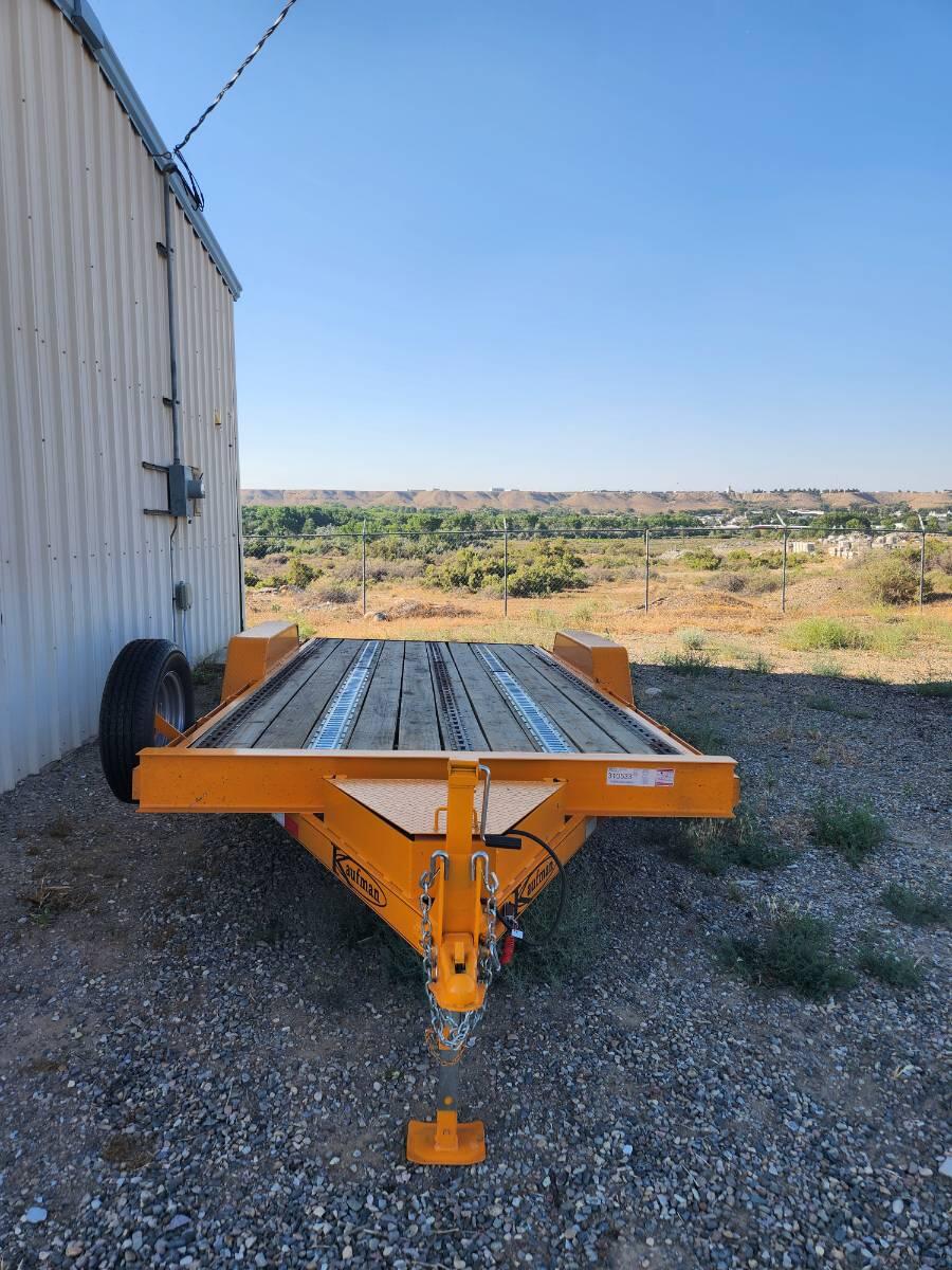 2026 Kaufman 8k tandem axle, 18ft with dove