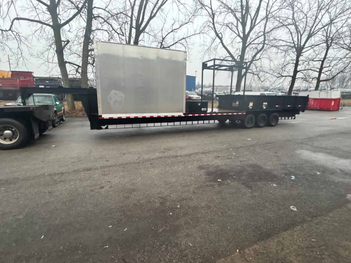2023 Diamond C 12 ft box 10ft deck 18ft dump