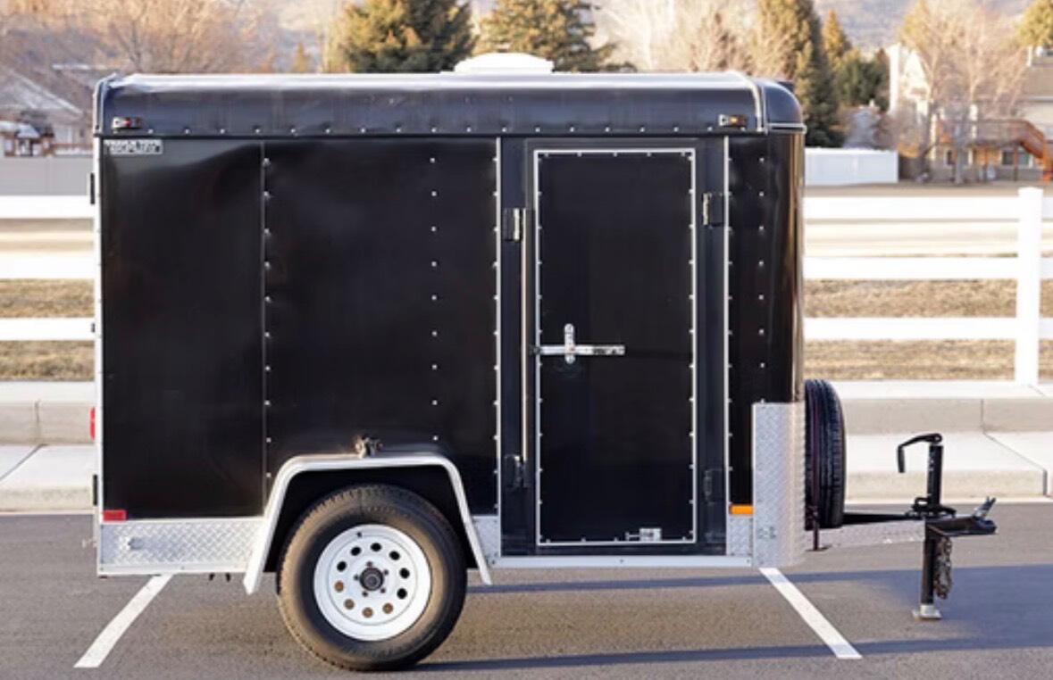 2000 Interstate 5x8 enclosed trailer