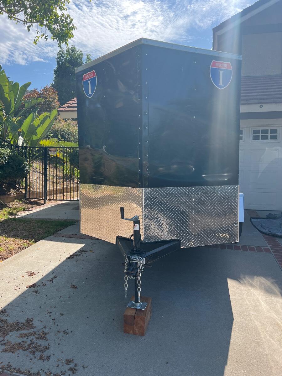 2026 Interstate I V-Nose with walk up door