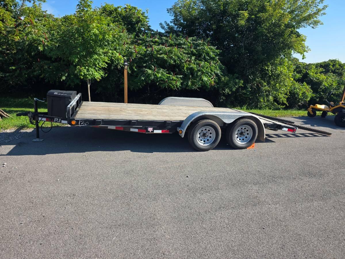 2015 PJ Heavy-duty tandem-axle trailer