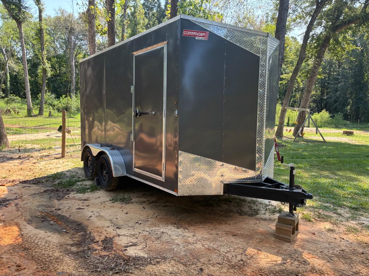 2026 Commander Dual axle enclosed with ramp