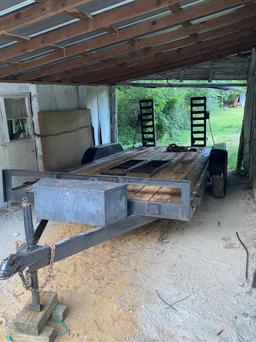 1998 Southland Car hauler with fold up ramps