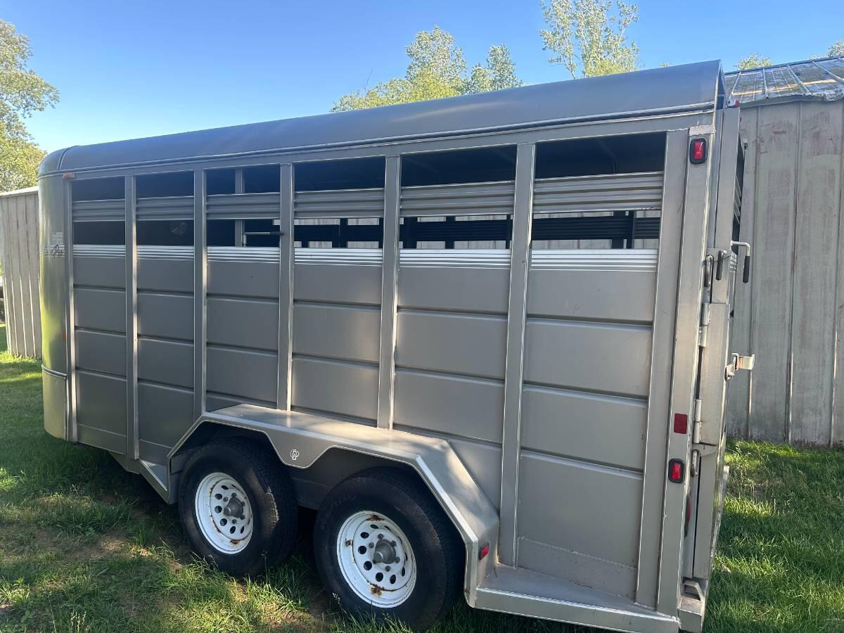 2002 Corn Pro 16 ft livestock