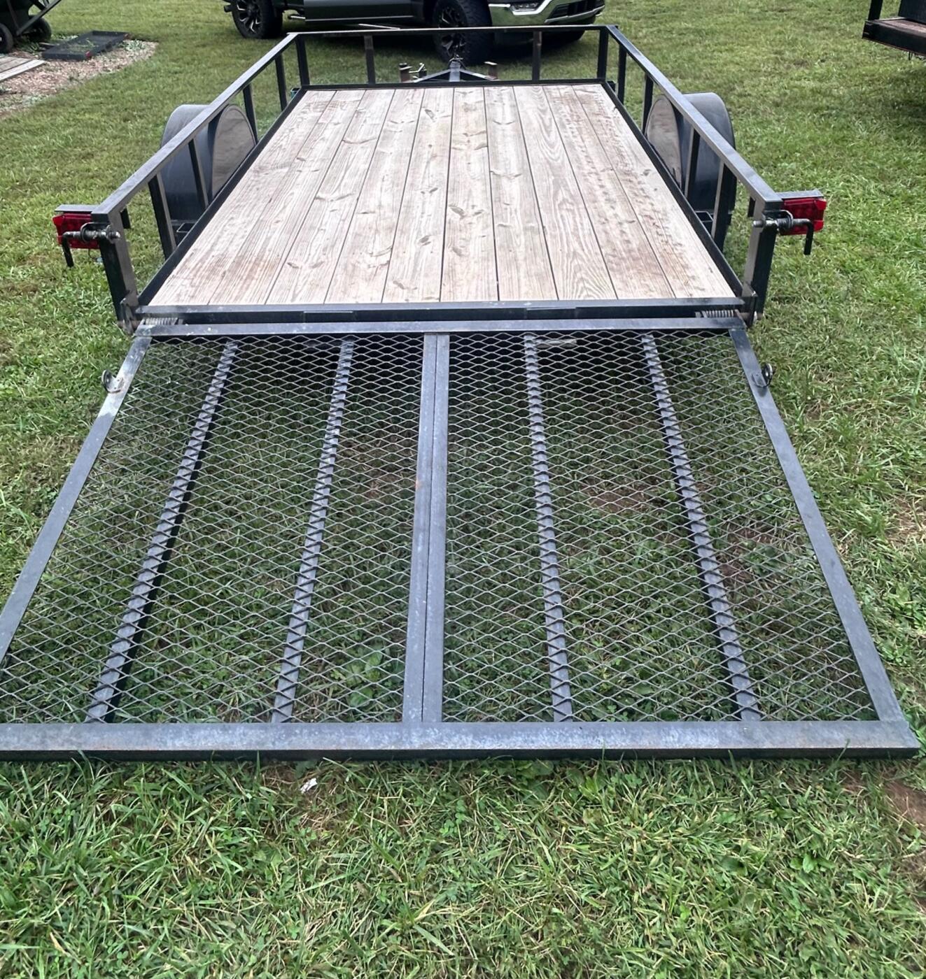 2024 Leonard 6.5x10 Leonard with straps