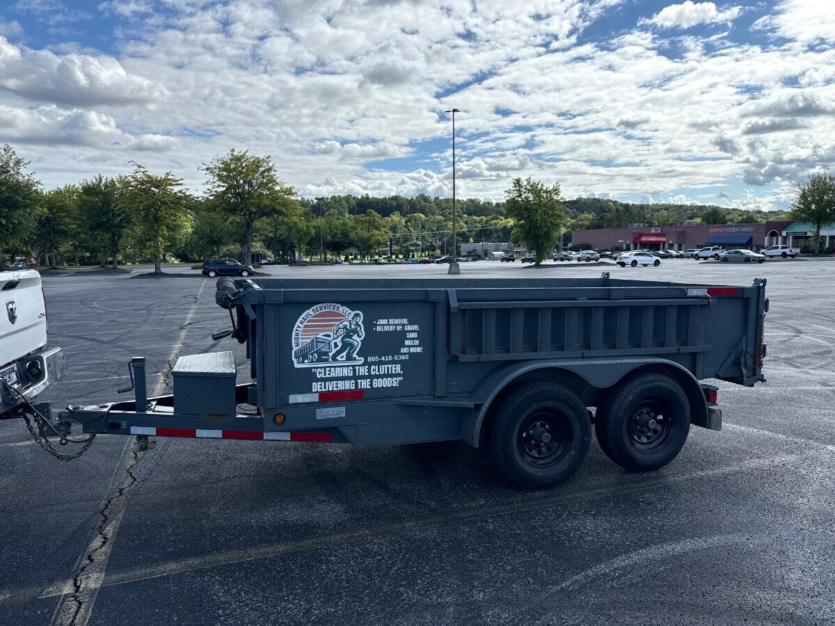 2025 P&T Dump trailer w spreader gate