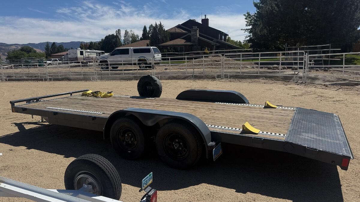 2026 Lamar Car hauler with dovetail
