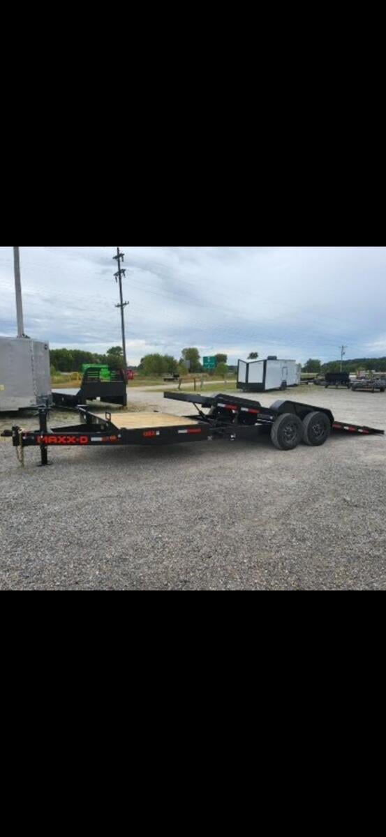 2023 Maxx D 24' 16,000# tilt bed