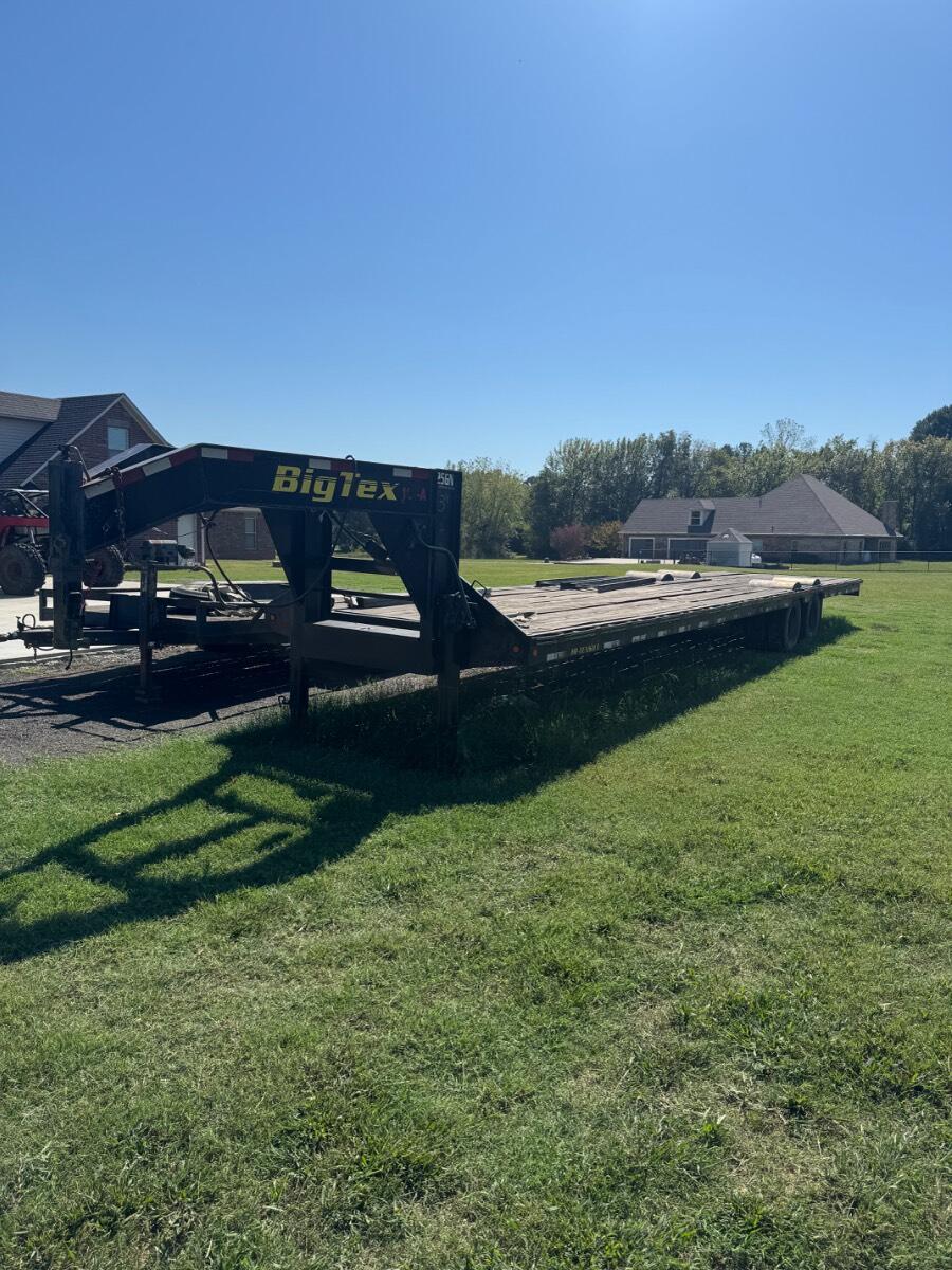 2017 BigTex 40ft flatbed gooseneck trailer