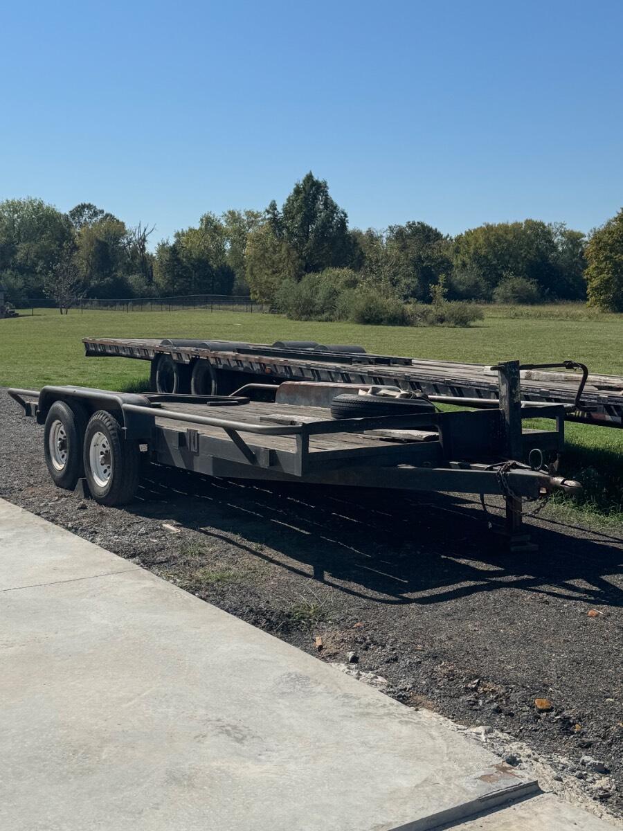 2015 Bigtex 83” x 16ft equipment trailer