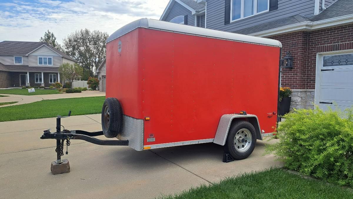2000 Wells Cargo 6'X10' Enclosed Trailer