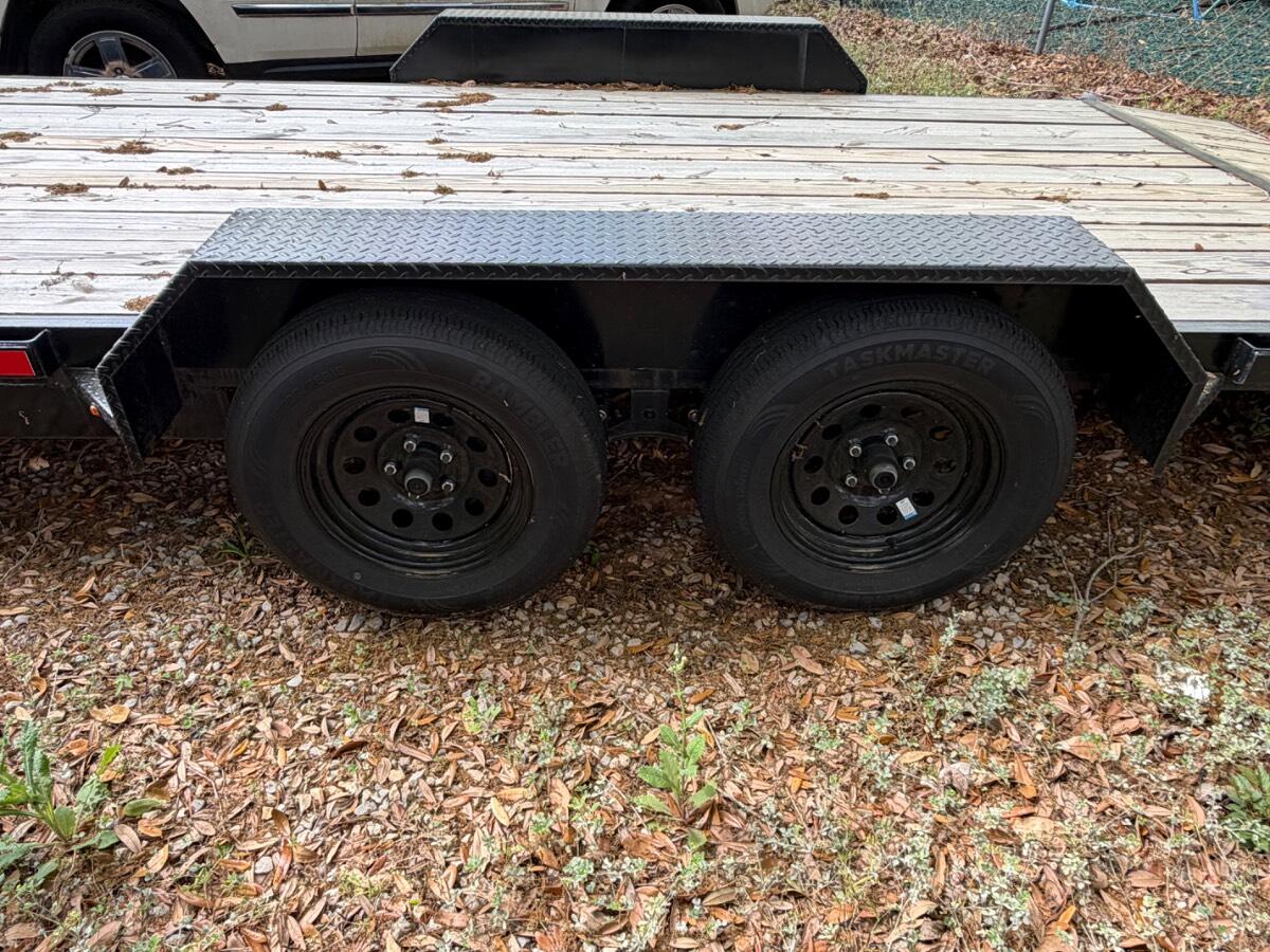 2024 20ft dovetail, with ramps, 3500lbs dual axle Car Hauler