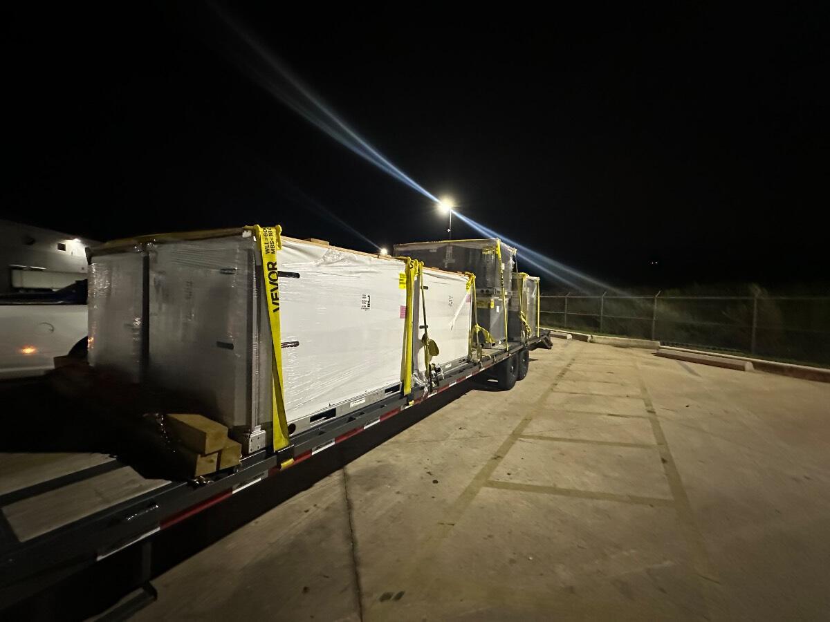 2025 Arc 32 ft gooseneck with ramps