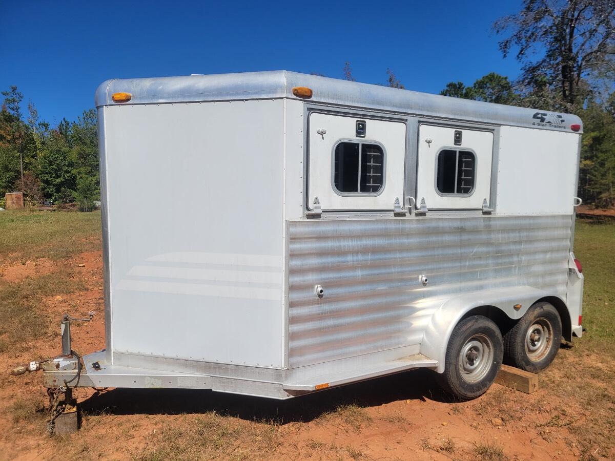 2019 Four Star 2 horse bumper pull trailer
