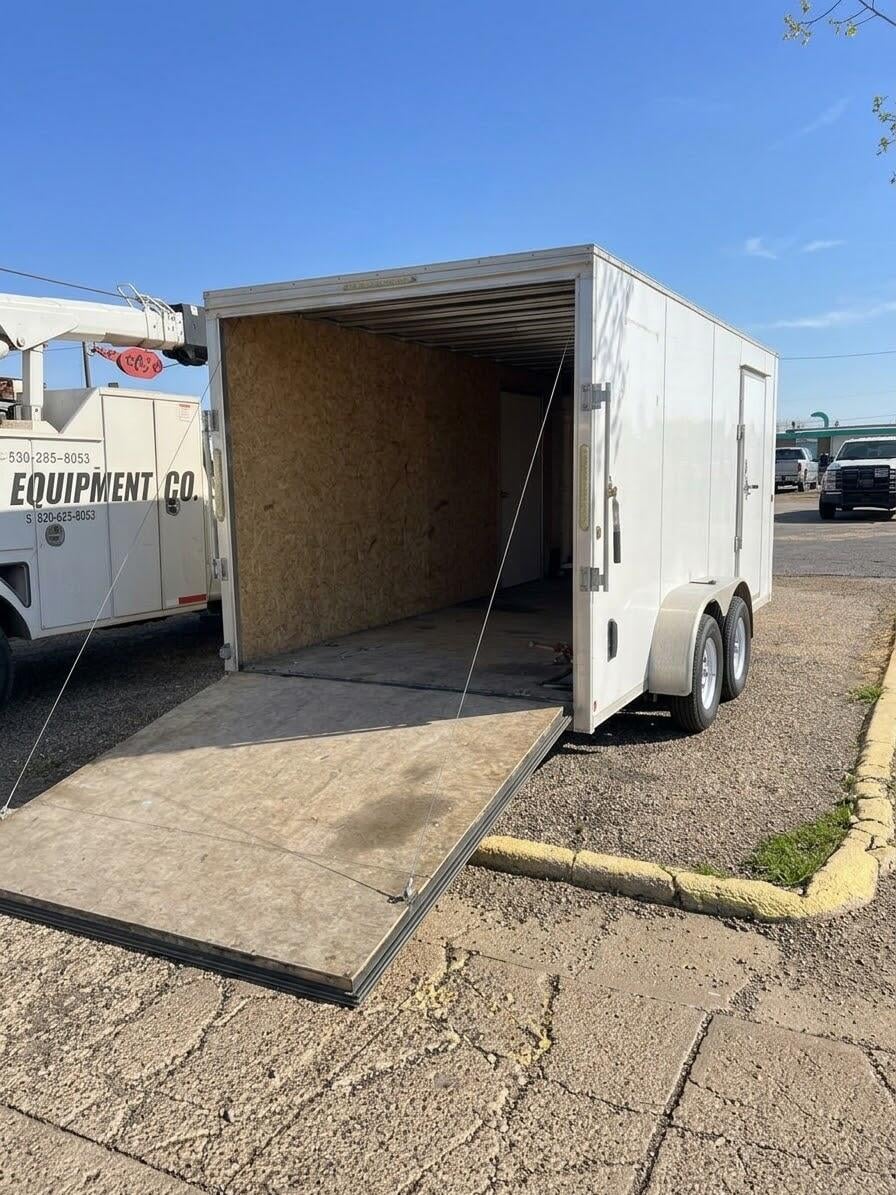 2019 R & M TRAILER MFG INC ENCLOSED TRAILER WITH RAMP