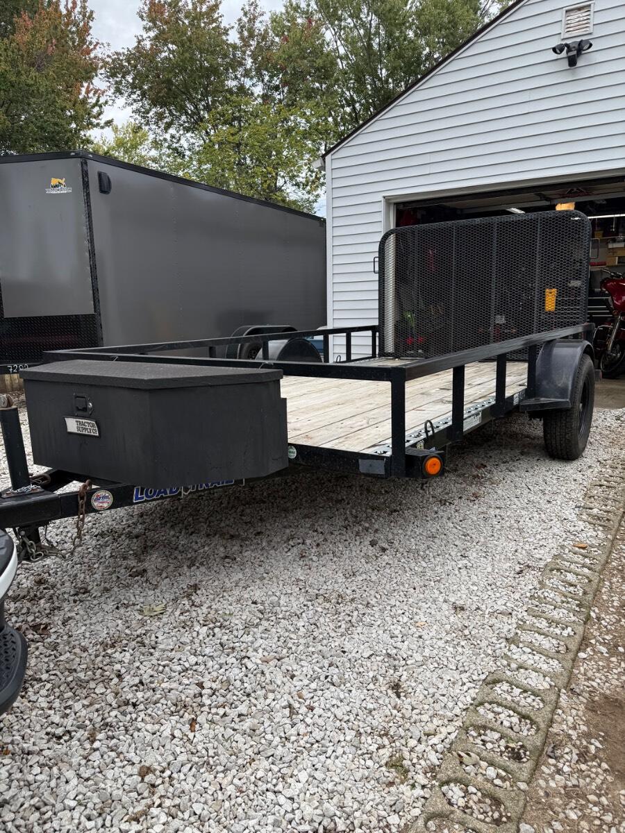 2021 Load trail 6.5x12 with tie downs