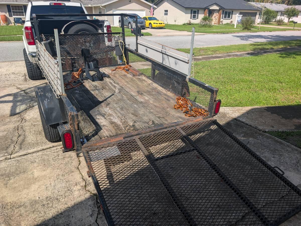 2000 Load Trail 5x8, reliable utility trailer