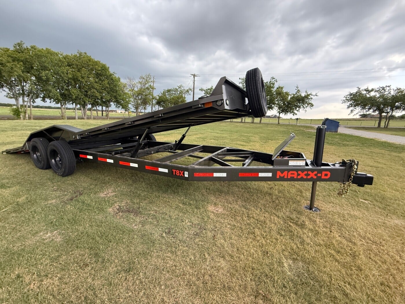 2025 MaxxD  T8B  102”x24’ Tilt Deck